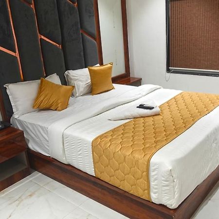 Hotel Palms Residency, Chembur Bombay Extérieur photo