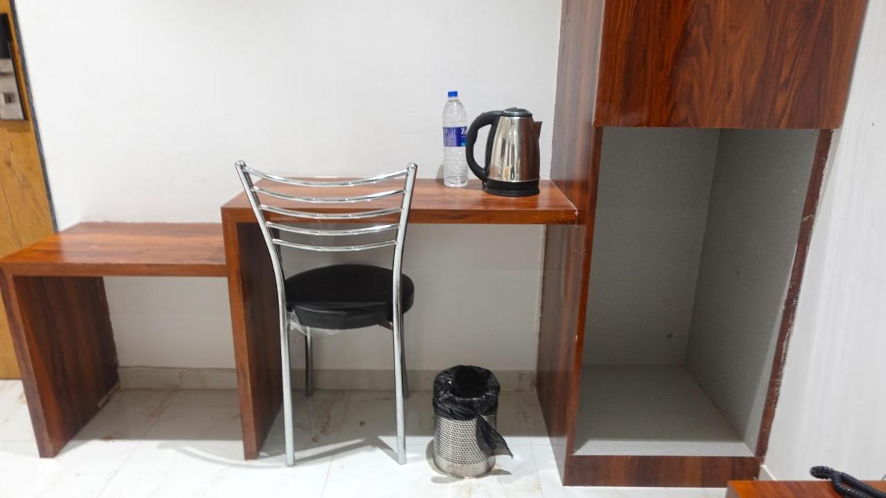 Hotel Palms Residency, Chembur Bombay Extérieur photo
