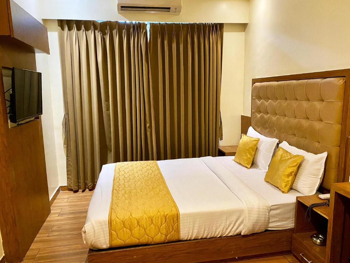 Hotel Palms Residency, Chembur Bombay Extérieur photo